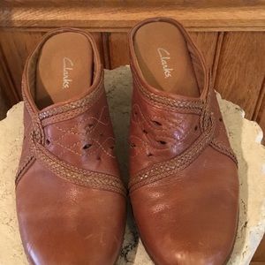 Clarks leather brown mule sandals